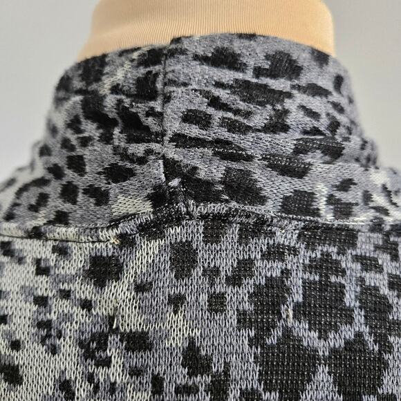 Art and Soul Acrylic Animal Print Sleeveless Cardigan Vest Size Small - Picture 8 of 9